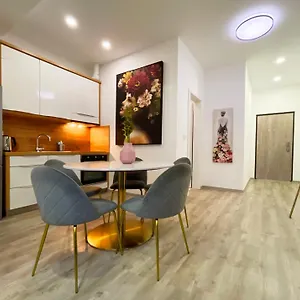  Apartman The Maze